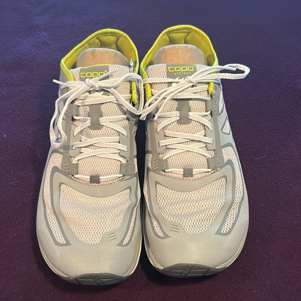 NWOT Women’s Topo Athletic Shoes size 12 US Grey/Green
